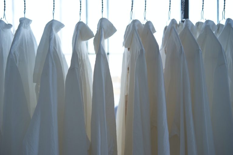 ¿Qué significa soñar con camisa blanca?